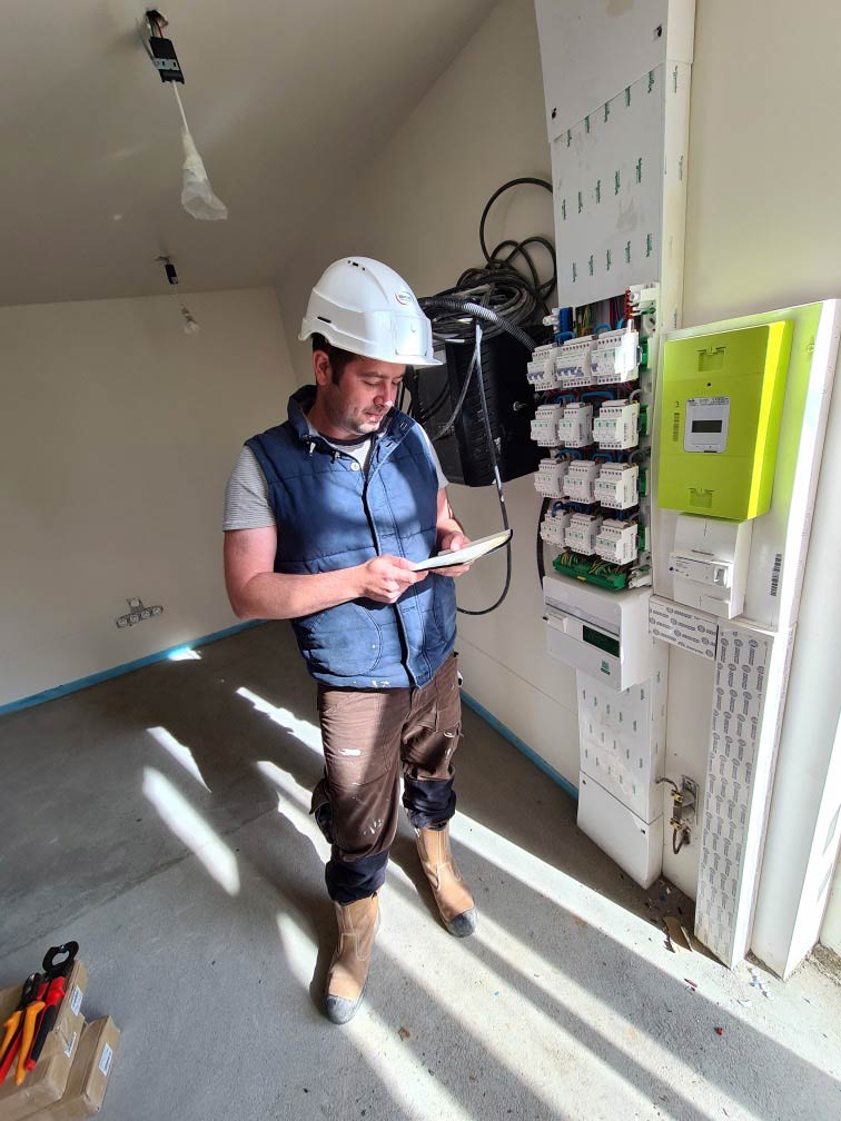 Clement Angot Electricien Image 1