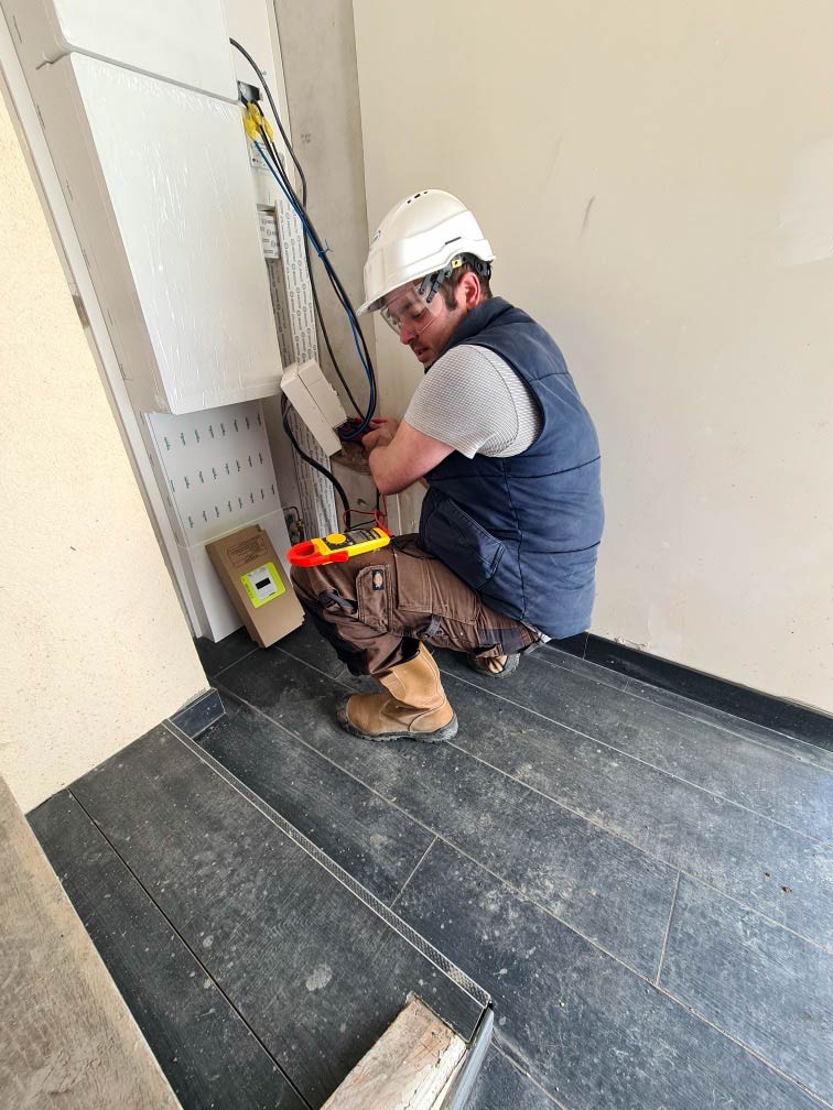 Clement Angot Electricien Image 3